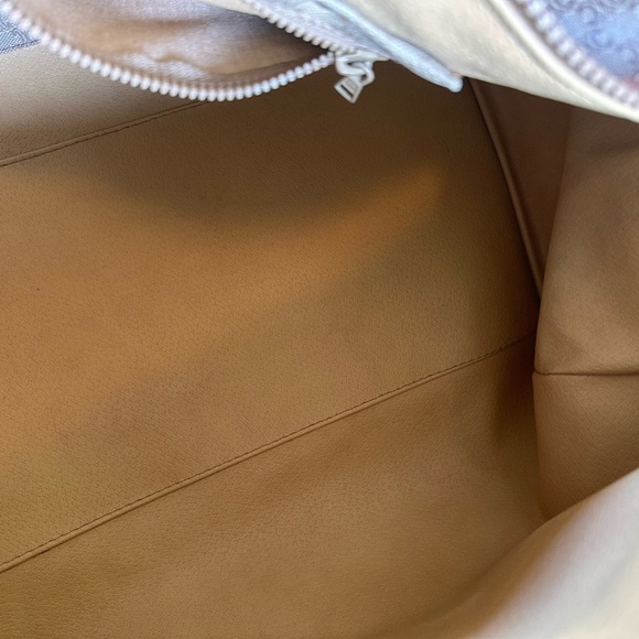 Celine Macadam Triomphe Travel bag/duffle EUC
C.O.A. included - Picture 15 of 15